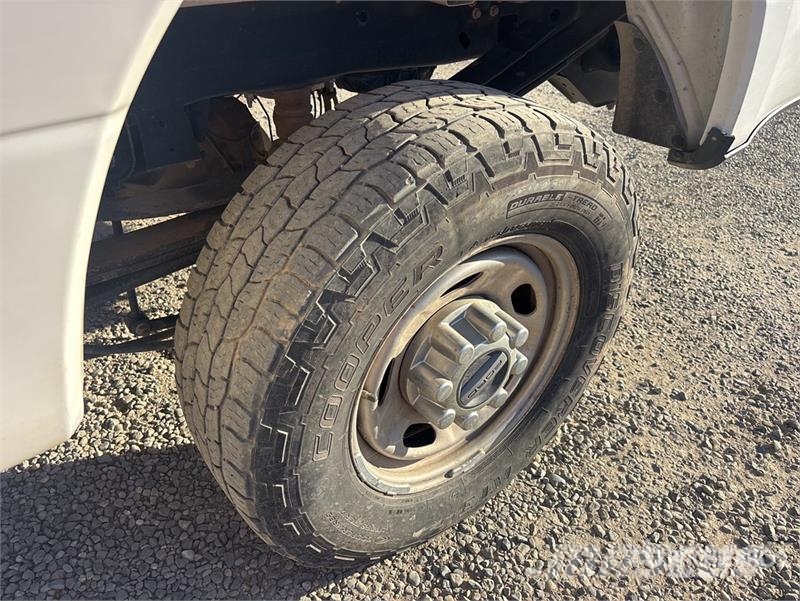Ford F-250 XL 4x4 Pickup Drugi