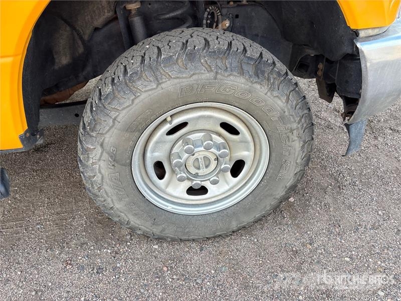 Ford F-250 XL 4x4 Pickup Egyéb