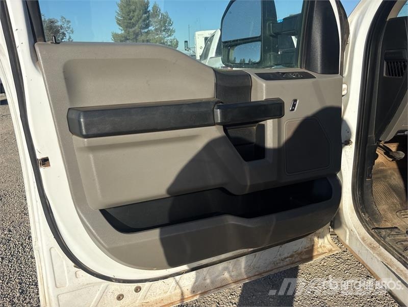 Ford F-250 XL 4x4 Pickup Drugi