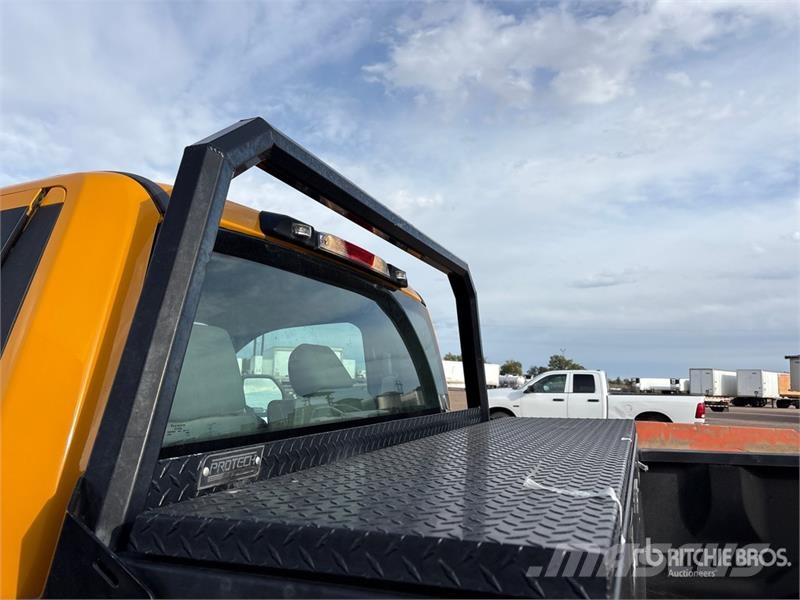 Ford F-250 XL 4x4 Pickup Egyéb