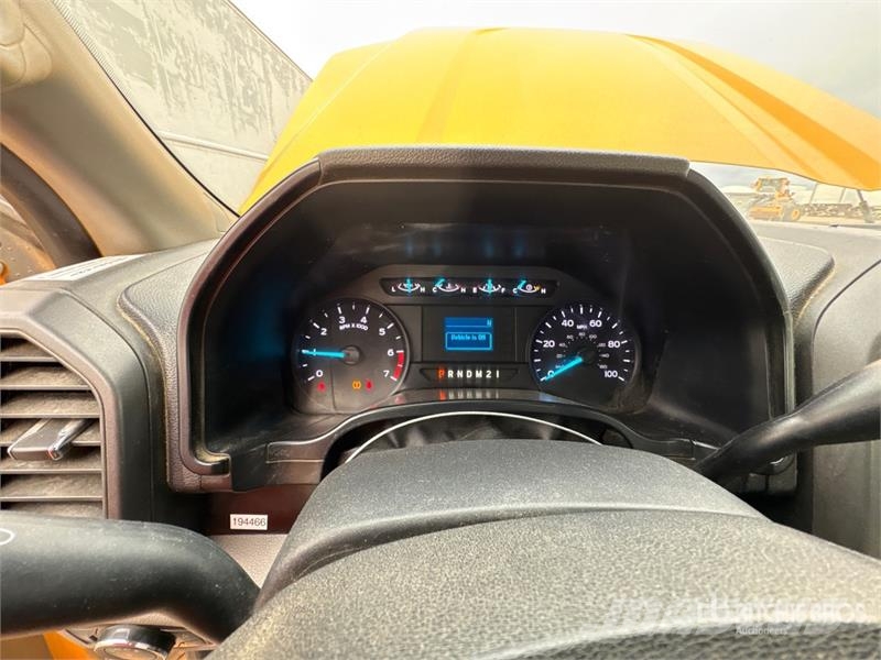 Ford F-250 XL 4x4 Pickup Egyéb