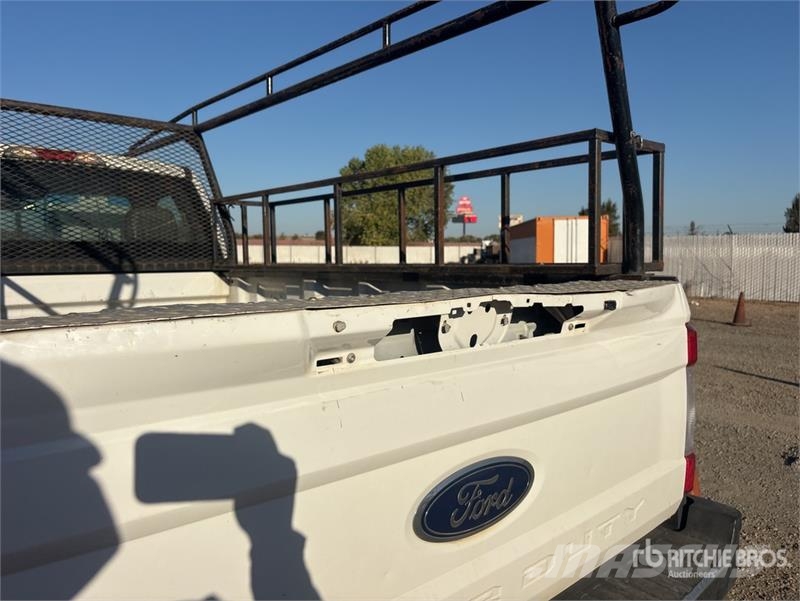 Ford F-250 XL 4x4 Pickup Drugi