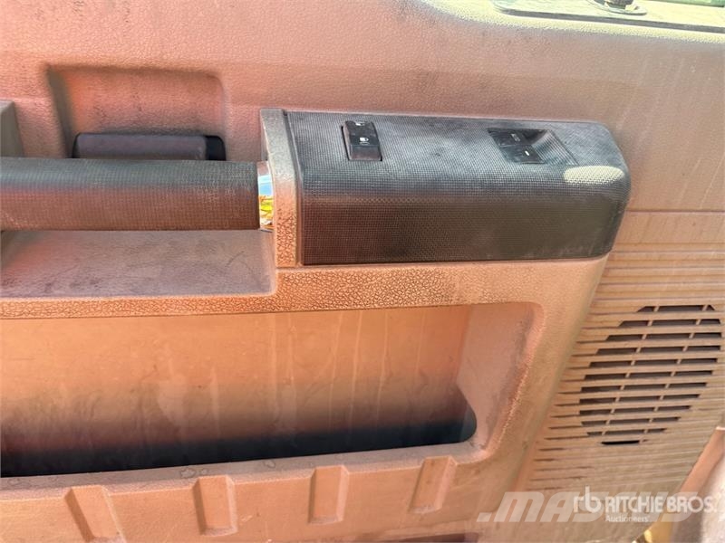 Ford F-250 XL 4x4 Pickup Altele