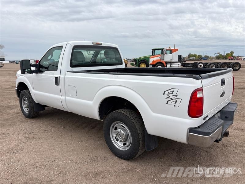 Ford F-250 XL 4x4 Pickup Andere Transporter