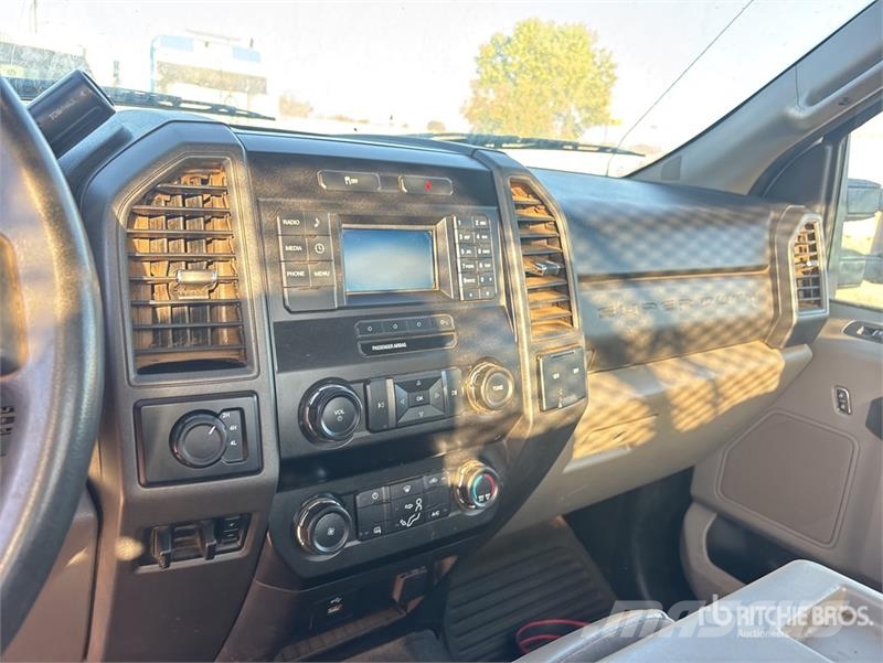 Ford F-250 XL 4x4 Pickup Drugi