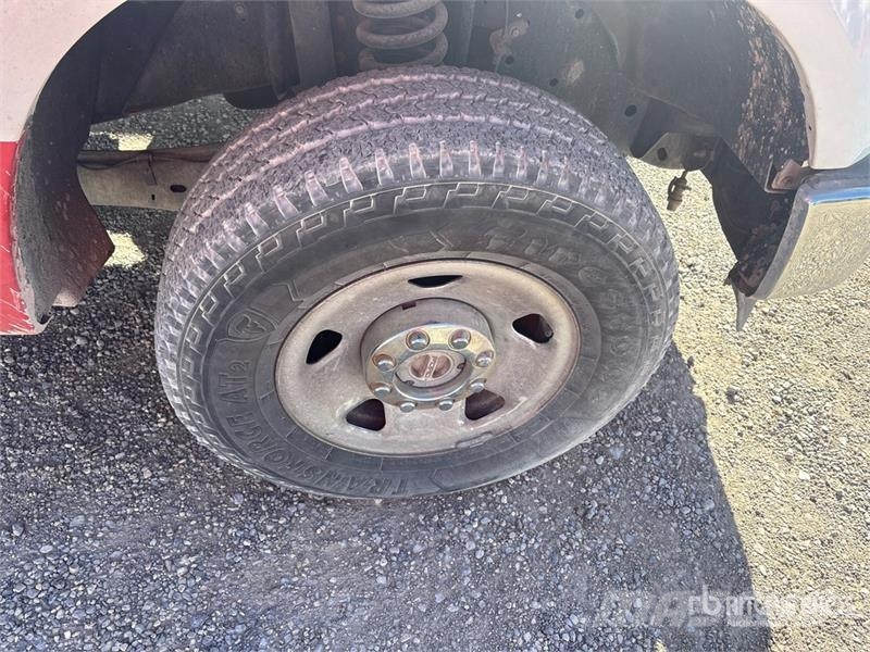 Ford F-250 XL 4x4 Pickup Altele