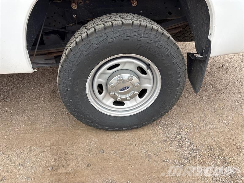 Ford F-250 XL 4x4 Pickup Andere Transporter
