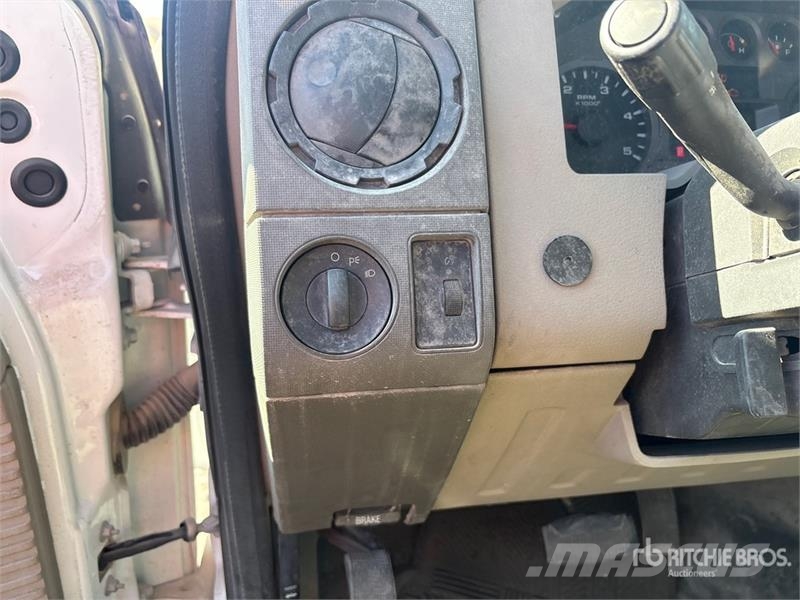 Ford F-250 XL 4x4 Pickup Altele