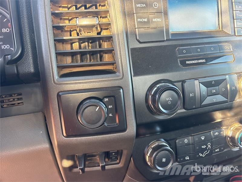 Ford F-250 XL 4x4 Pickup Drugi