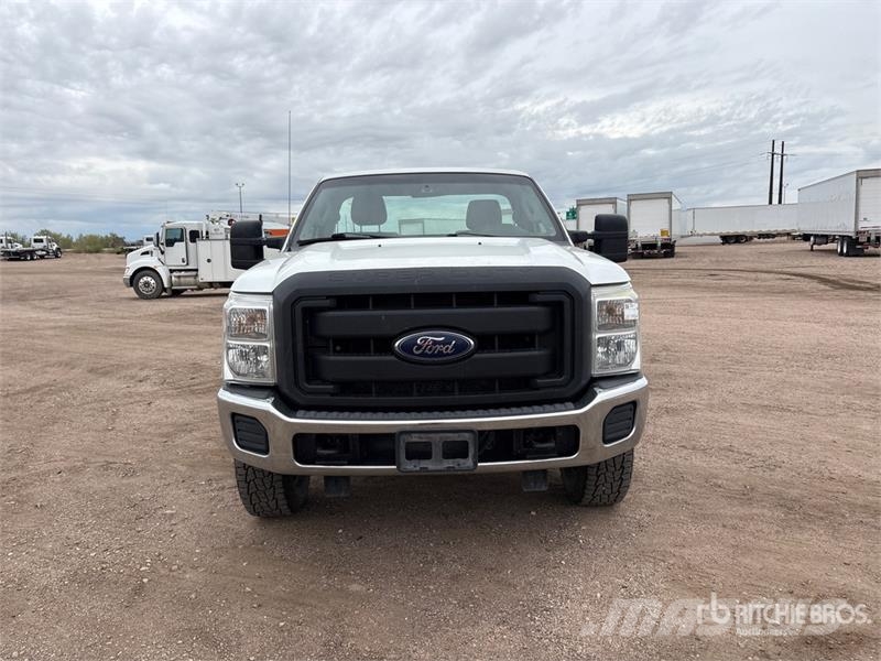Ford F-250 XL 4x4 Pickup Andere Transporter