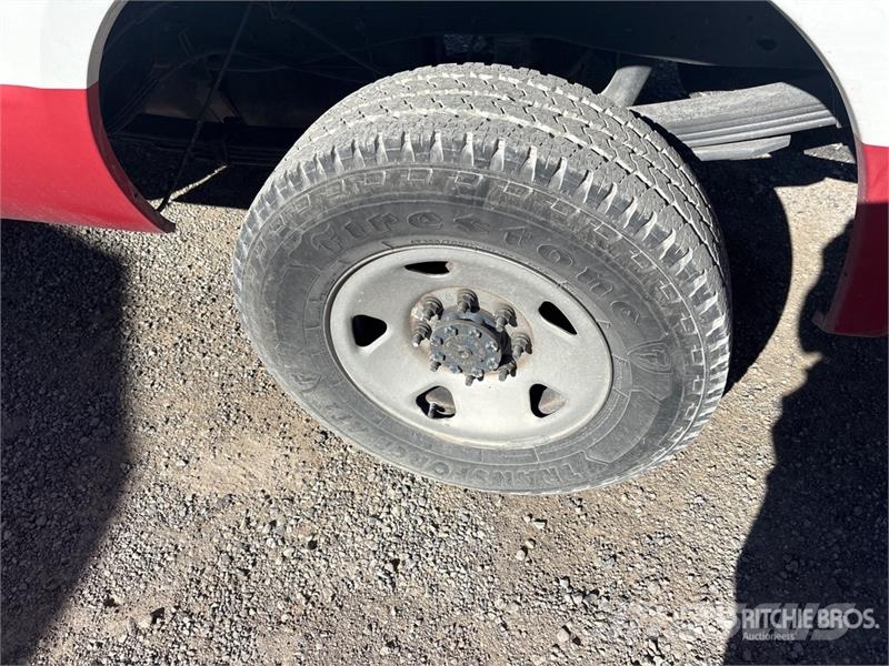 Ford F-250 XL 4x4 Pickup Altele