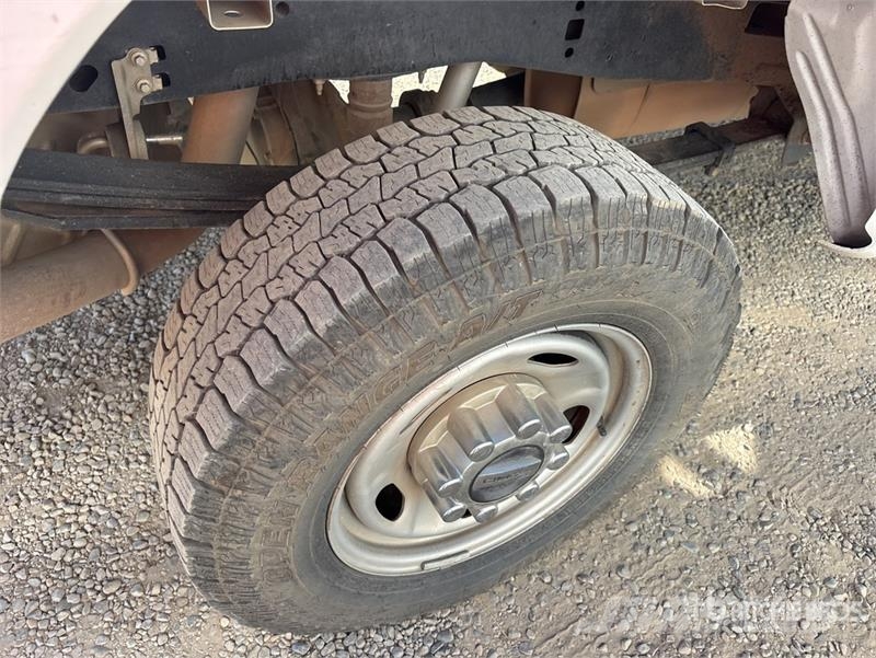 Ford F-250 XL 4x4 Pickup Egyéb
