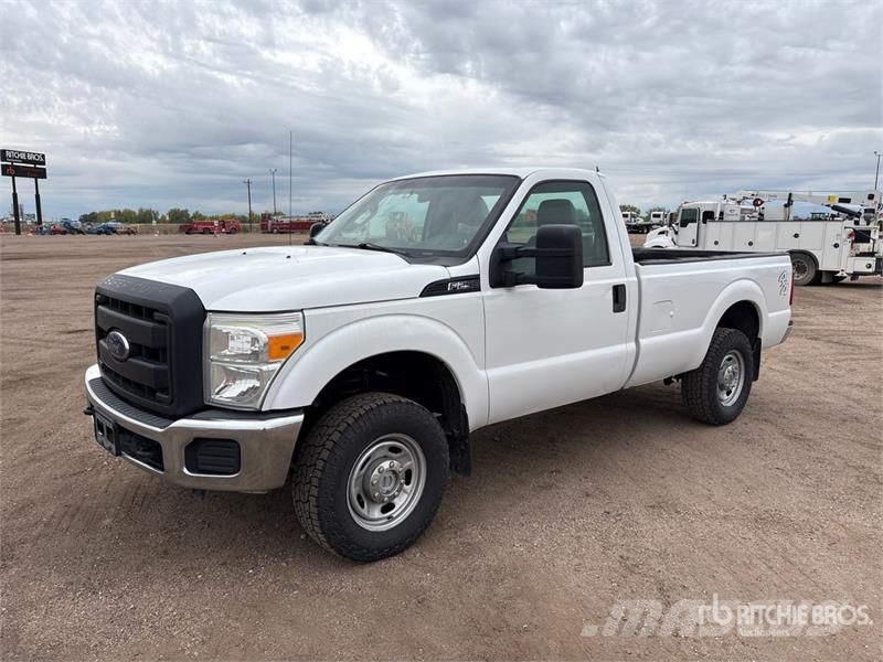 Ford F-250 XL 4x4 Pickup Andere Transporter