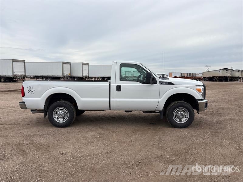 Ford F-250 XL 4x4 Pickup Andere Transporter