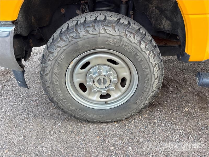 Ford F-250 XL 4x4 Pickup Egyéb