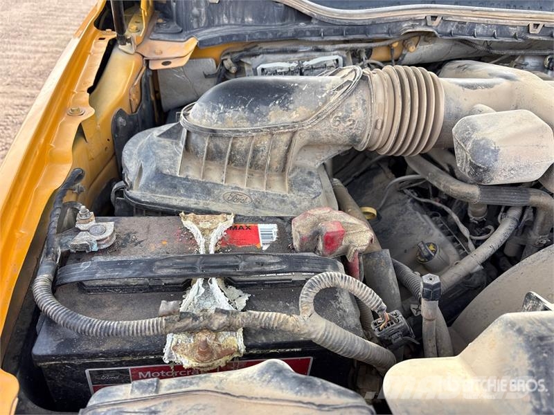 Ford F-250 XL 4x4 Pickup Egyéb