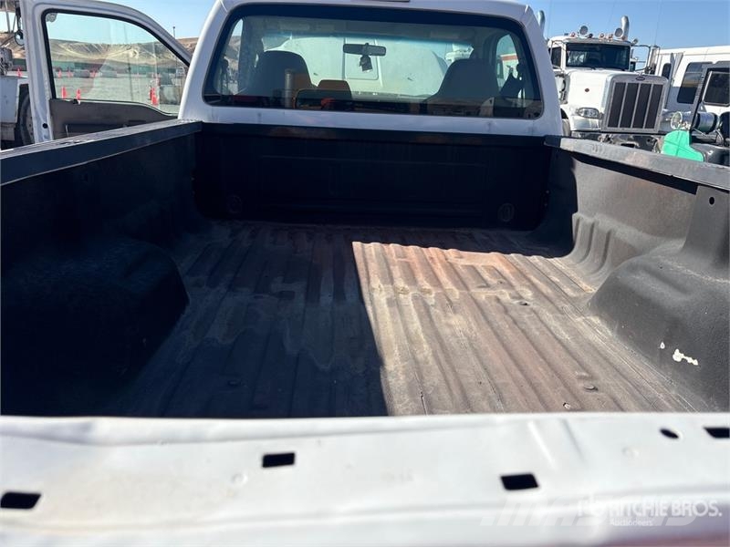 Ford F-250 XL 4x4 Pickup Altele