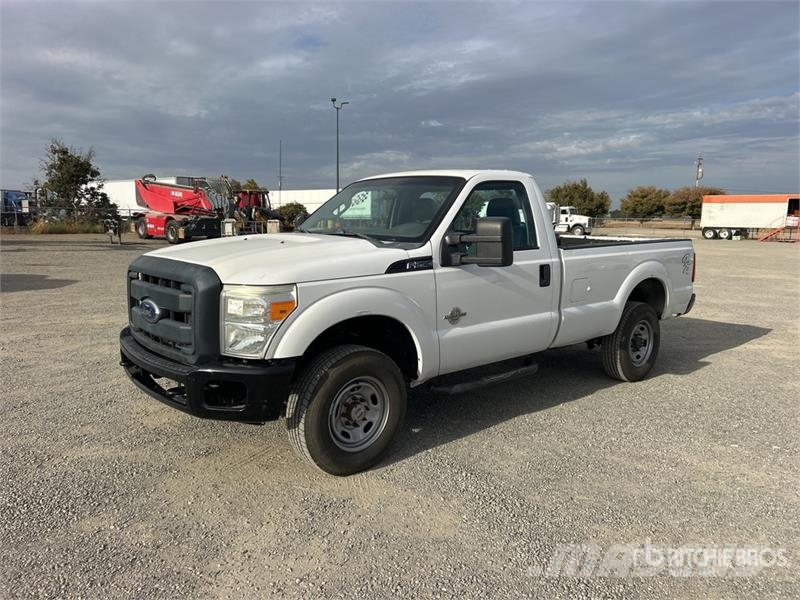 Ford F-250 XL 4x4 Pickup 其他