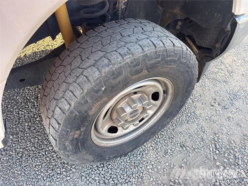 Ford F-250 XL 4x4 Pickup Drugi