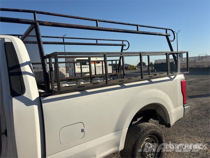 Ford F-250 XL 4x4 Pickup Drugi