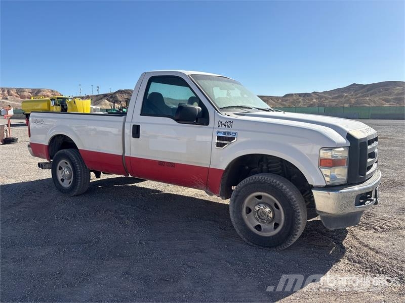 Ford F-250 XL 4x4 Pickup Altele