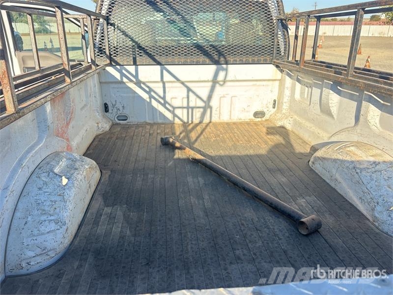 Ford F-250 XL 4x4 Pickup Drugi