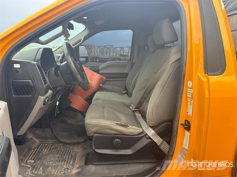 Ford F-250 XL 4x4 Snow Plow Truck 시립/다목적 차량