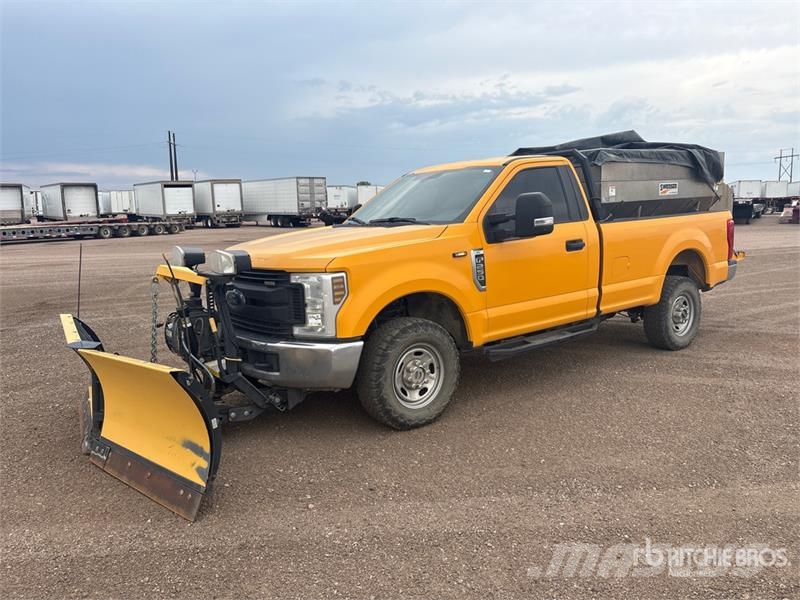 Ford F-250 XL 4x4 Snow Plow Truck 시립/다목적 차량