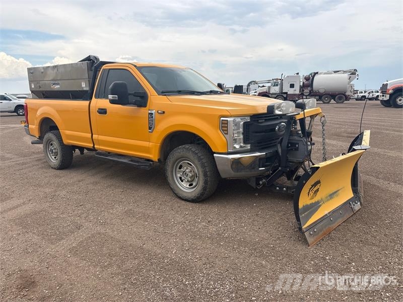 Ford F-250 XL 4x4 Snow Plow Truck 시립/다목적 차량