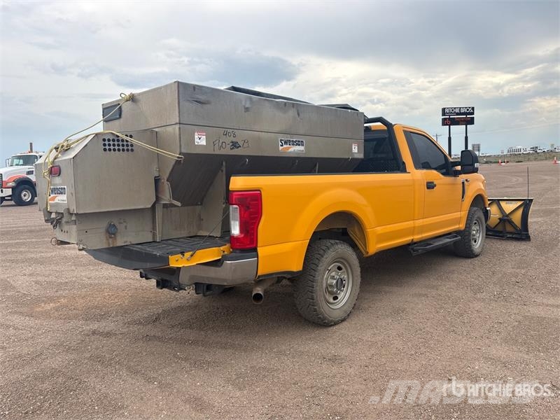 Ford F-250 XL 4x4 Snow Plow Truck 시립/다목적 차량