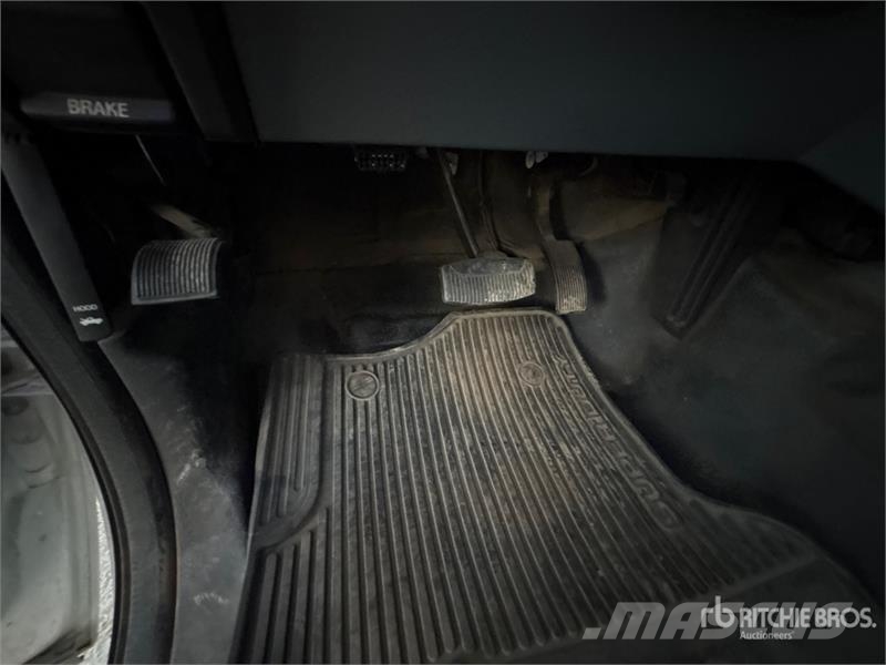 Ford F-250 XL 4x4 Utility Truck Furgonetas caja abierta