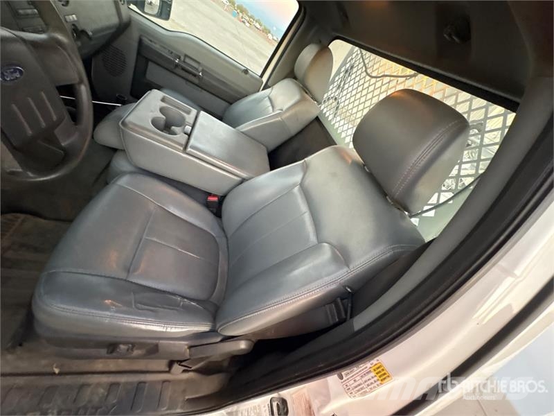 Ford F-250 XL 4x4 Utility Truck Furgonetas caja abierta