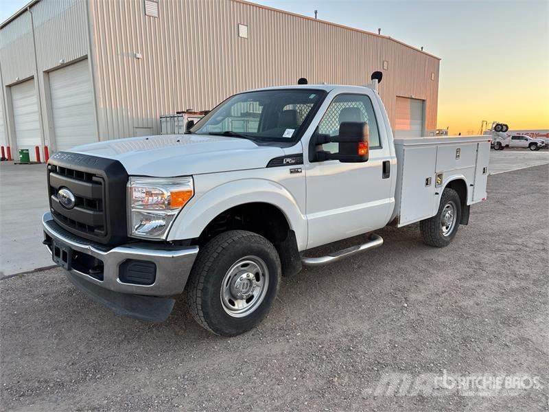 Ford F-250 XL 4x4 Utility Truck Furgonetas caja abierta