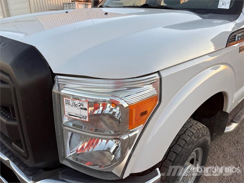 Ford F-250 XL 4x4 Utility Truck Furgonetas caja abierta