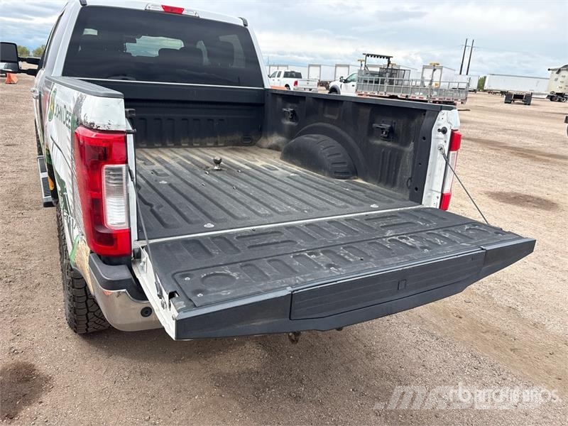 Ford F-250 XLT 4x4 Crew Cab Pickup Citi