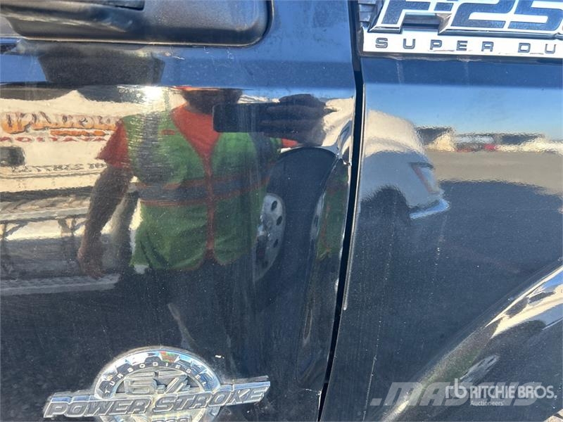 Ford F-250 XLT 4x4 Crew Cab Pickup Citi