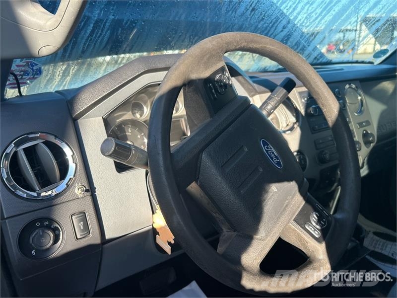 Ford F-250 XLT 4x4 Crew Cab Pickup Citi