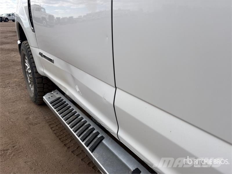 Ford F-250 XLT 4x4 Crew Cab Pickup Drugi