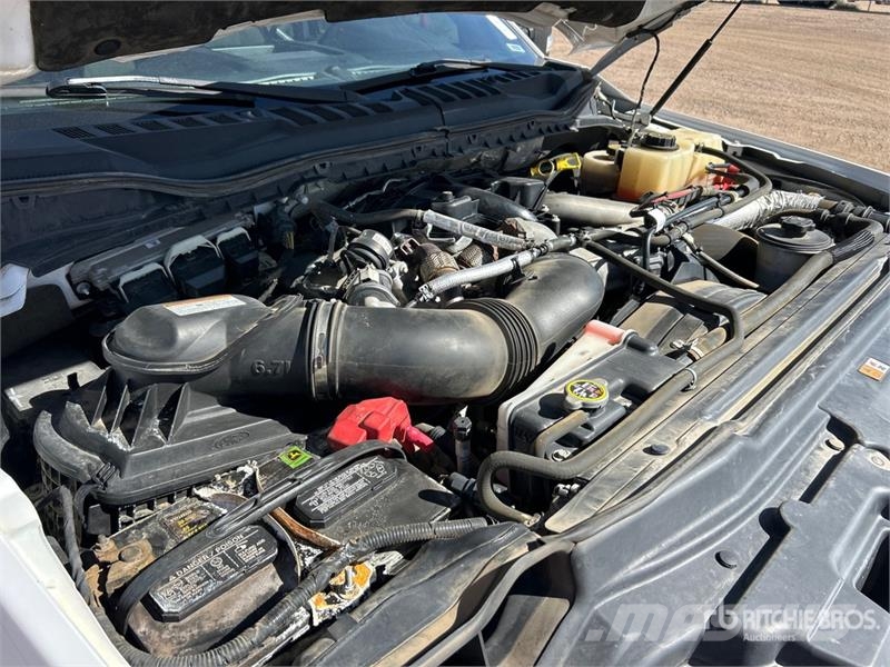 Ford F-250 XLT 4x4 Crew Cab Pickup Otras furgonetas