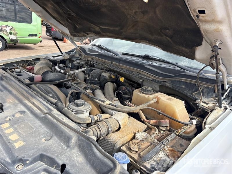 Ford F-250 XLT 4x4 Crew Cab Pickup Drugi