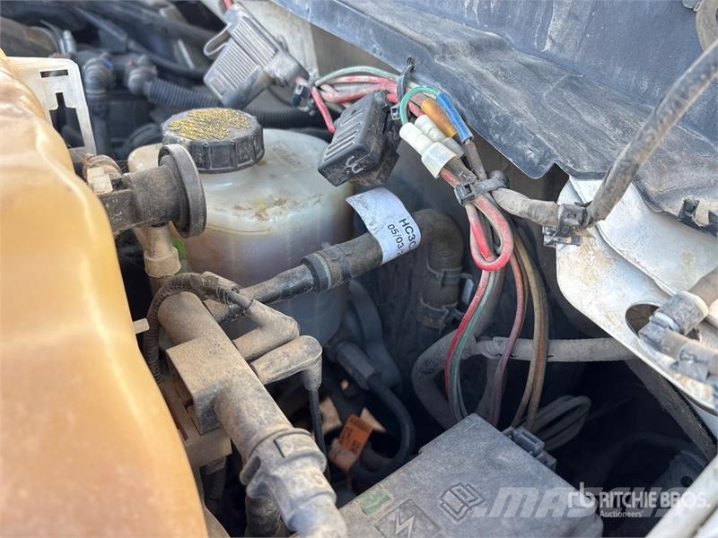 Ford F-250 XLT 4x4 Crew Cab Pickup Outro