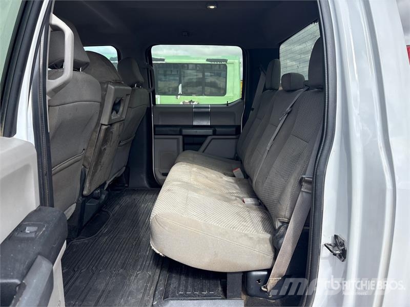 Ford F-250 XLT 4x4 Crew Cab Pickup Drugi