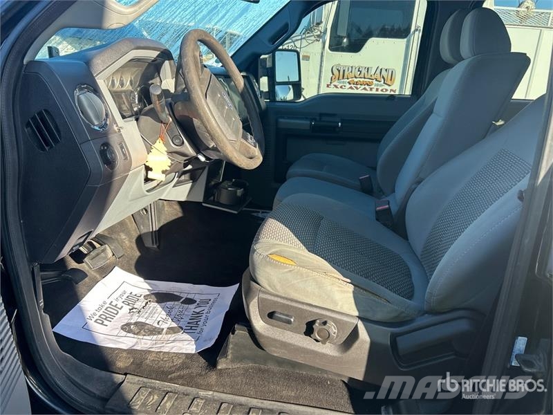 Ford F-250 XLT 4x4 Crew Cab Pickup Citi