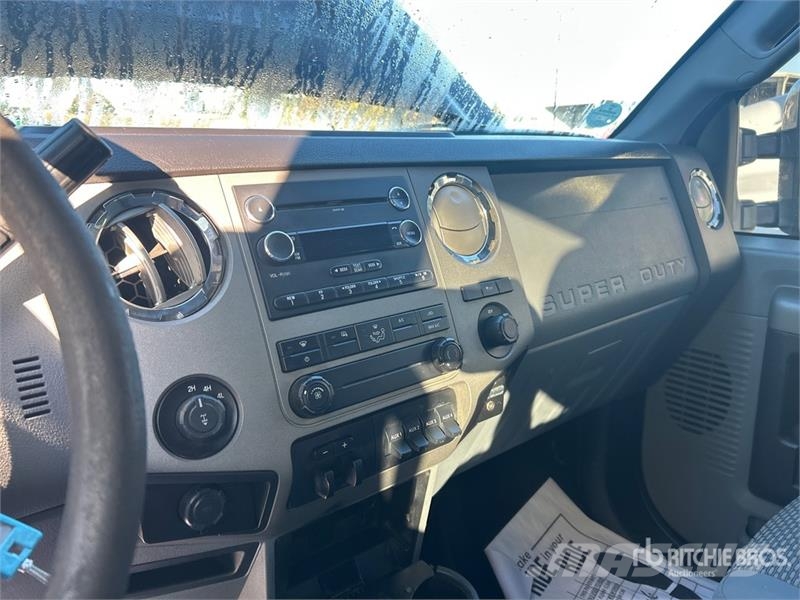 Ford F-250 XLT 4x4 Crew Cab Pickup Citi