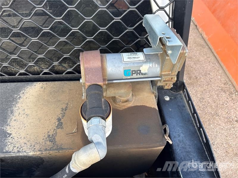 Ford F-250 XLT 4x4 Crew Cab Pickup Outro