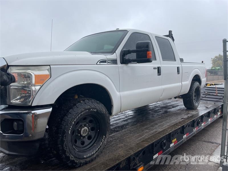 Ford F-250 XLT 4x4 Crew Cab Pickup (Inoperable) Прочие фургоны