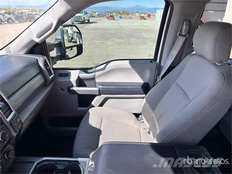 Ford F-250 XLT 4x4 Crew Cab Pickup Otras furgonetas
