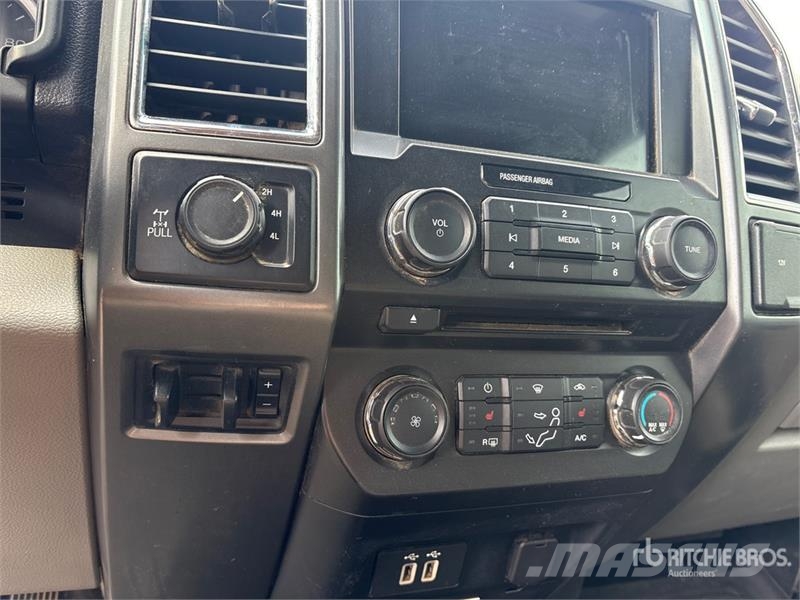 Ford F-250 XLT 4x4 Crew Cab Pickup Drugi