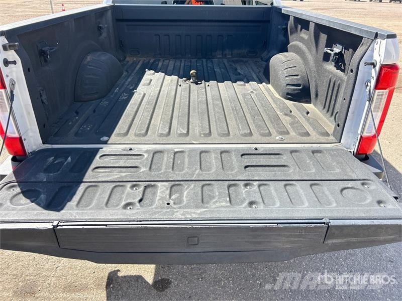Ford F-250 XLT 4x4 Crew Cab Pickup Otras furgonetas