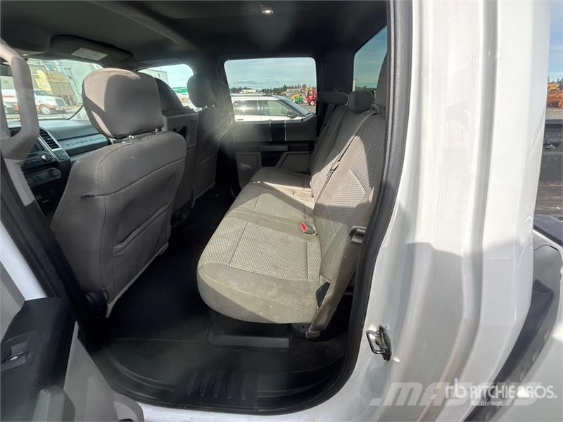 Ford F-250 XLT 4x4 Crew Cab Pickup Ostalo